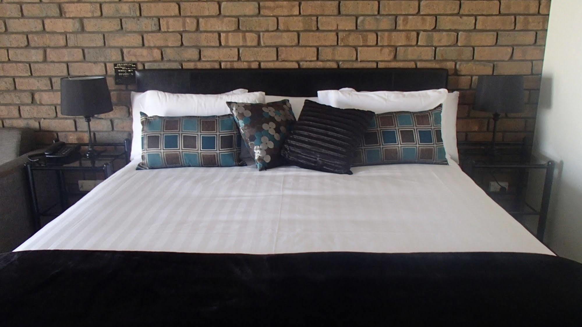 City Colonial Motor Inn มิลดูรา ภายนอก รูปภาพ