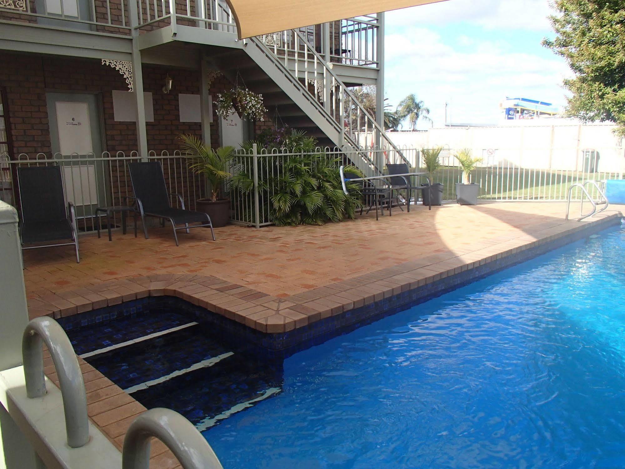 City Colonial Motor Inn มิลดูรา ภายนอก รูปภาพ
